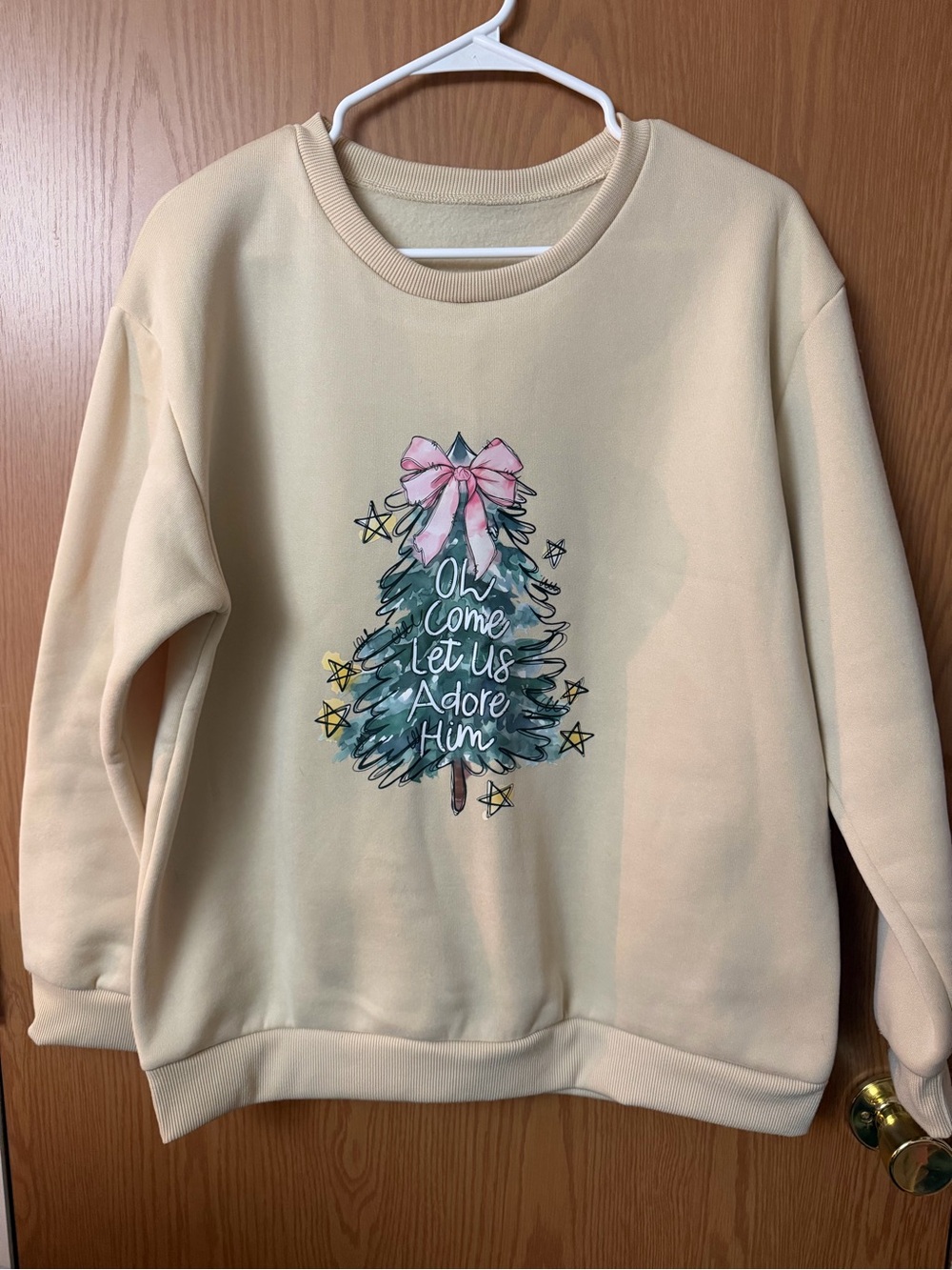 Women's Cream Graphic Crewneck Sweater with Holiday Tree